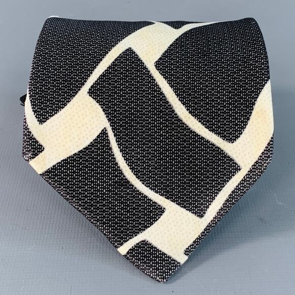 GIORGIO ARMANI One Size Black White Abstract Silk Tie